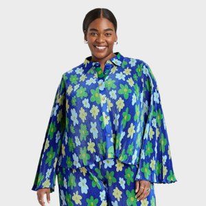NWOT Sammy B x Target Plus Size Blue Floral Cropped Plisse Button Top size 4X